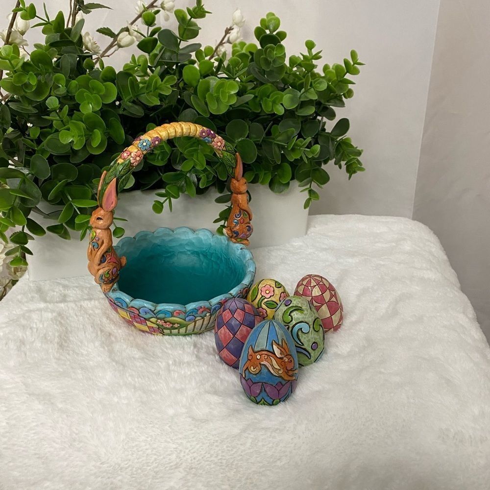 Jim Shore Hunting Eggs Finding Joy
Easter Basket w 5 eggs